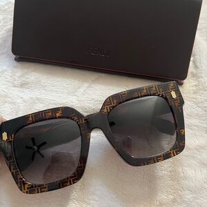 Fendi Roma FF Logo Square Sunglasses Tortoiseshell Brown w/ Case & Auth Card